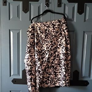 Ava & Viv Black and Cream Floral Pencil Skirt